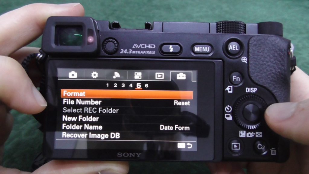 Formattare la scheda di memoria utilizzando la fotocamera digitale